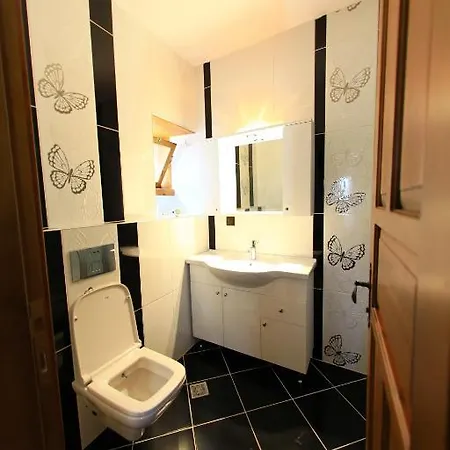 Bacchus Guest house 2*