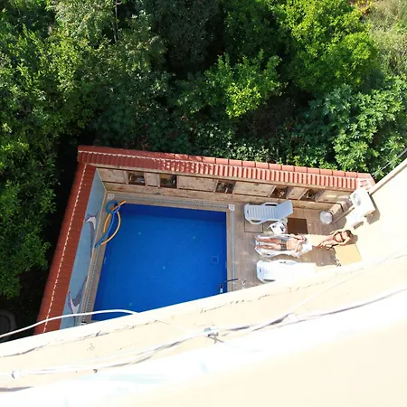 Bacchus Guest house